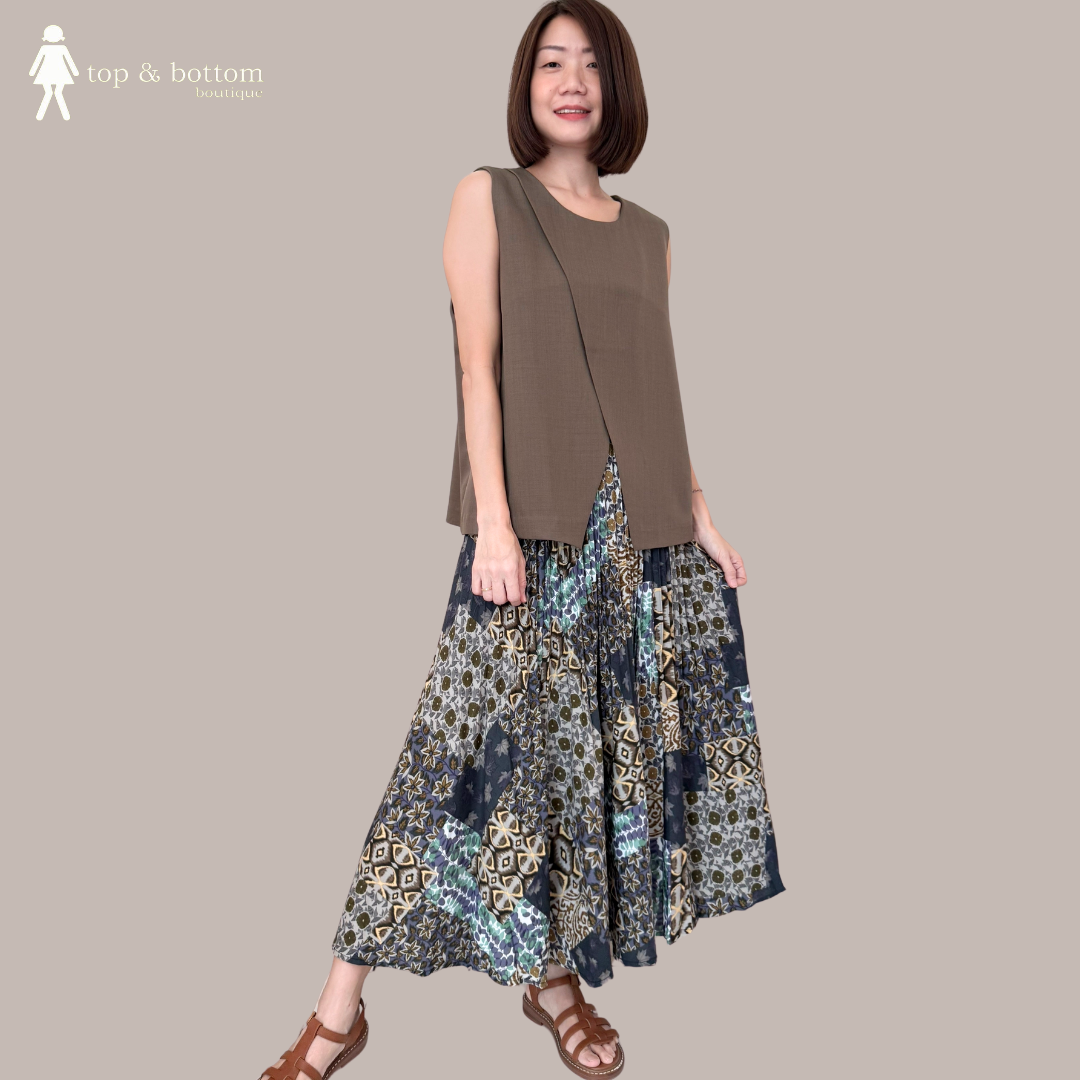 SOLID SLEEVELESS LAYERED BLOUSE