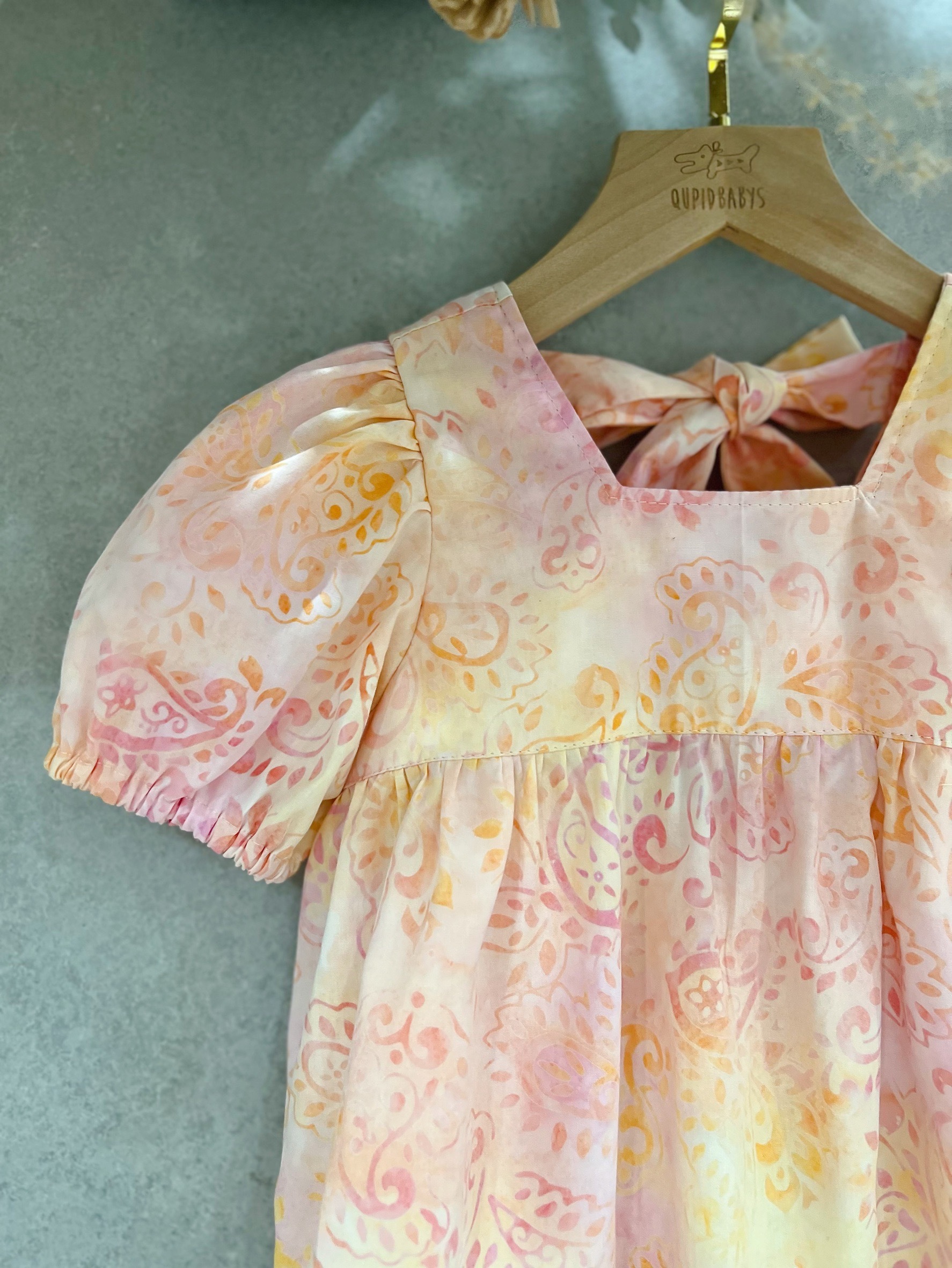 粉橘蠟染 夢幻蝴蝶結上衣 (100)