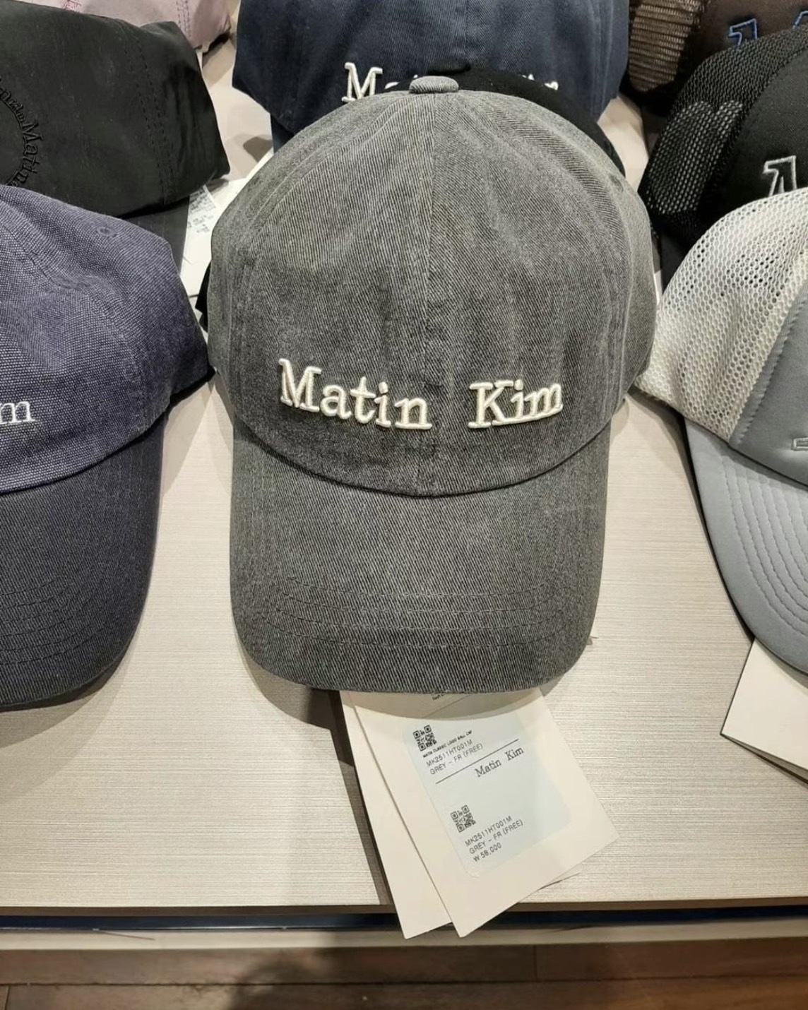 Matin KimMatin Classic Logo Ball Cap In Grey 水洗復古老帽炭