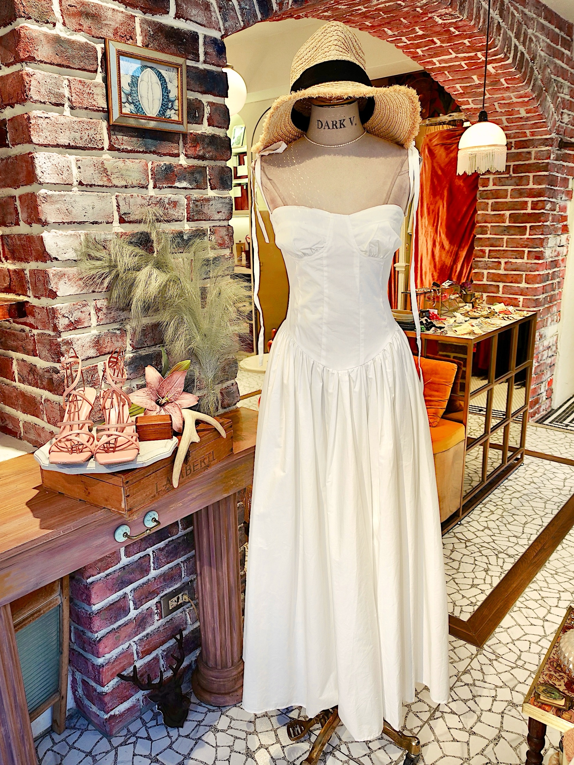 Baby White白色桃心領抽縐澎澎裙Maxi Dress