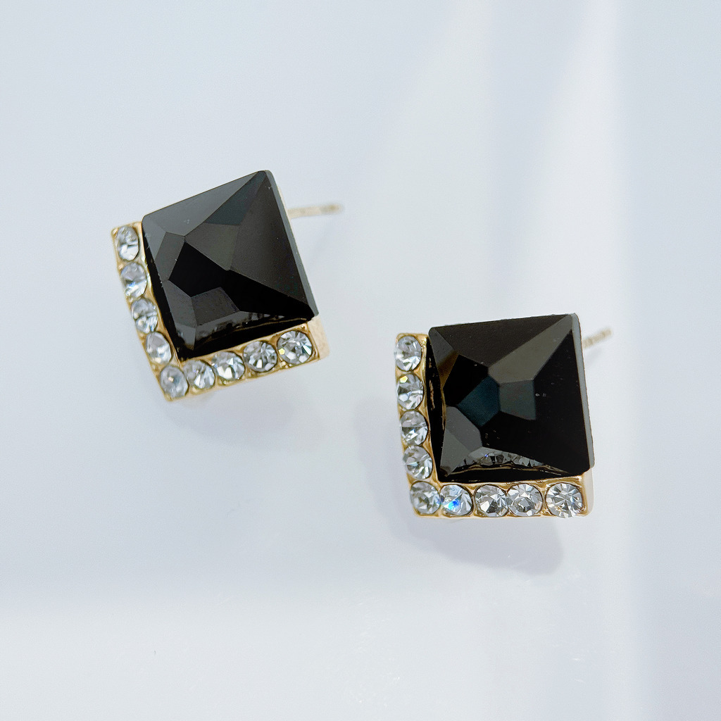 黑方鑽拼鑽飾耳環