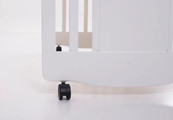 LA BABY 15010 嬰兒木床 - 白色