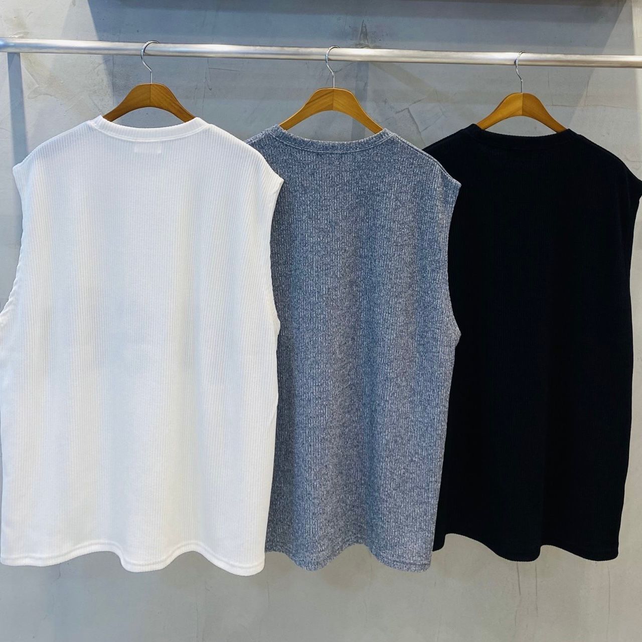 英文字背心 UNSTANDARD-118V