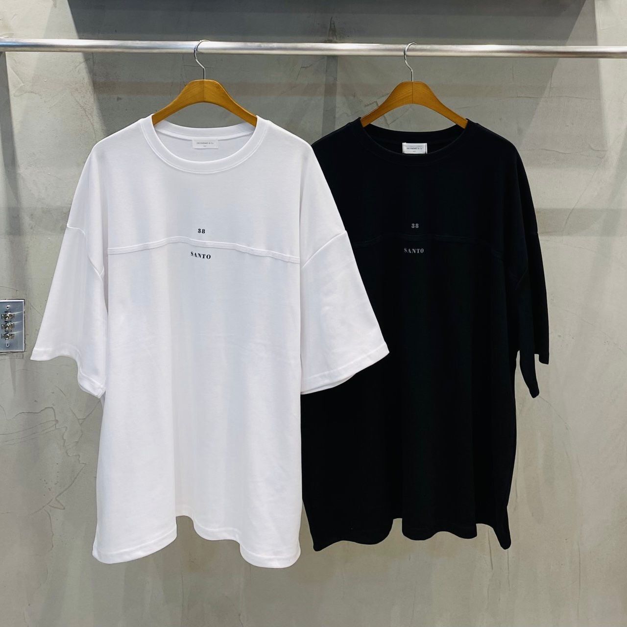 OverSize英文字圖案短袖Tee UNSTANDARD-119T