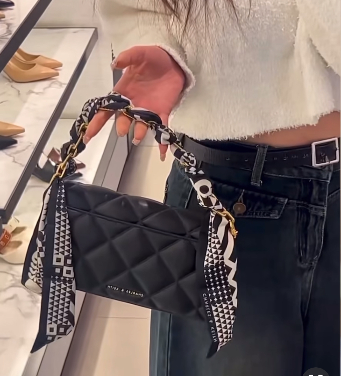 <快速出貨> Charles&Keith 小CK 絲巾菱格包