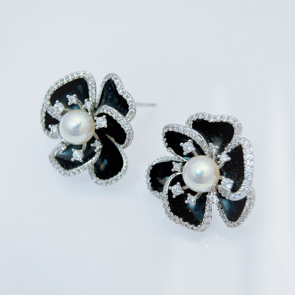 黑琺瑯珍珠花瓣耳環