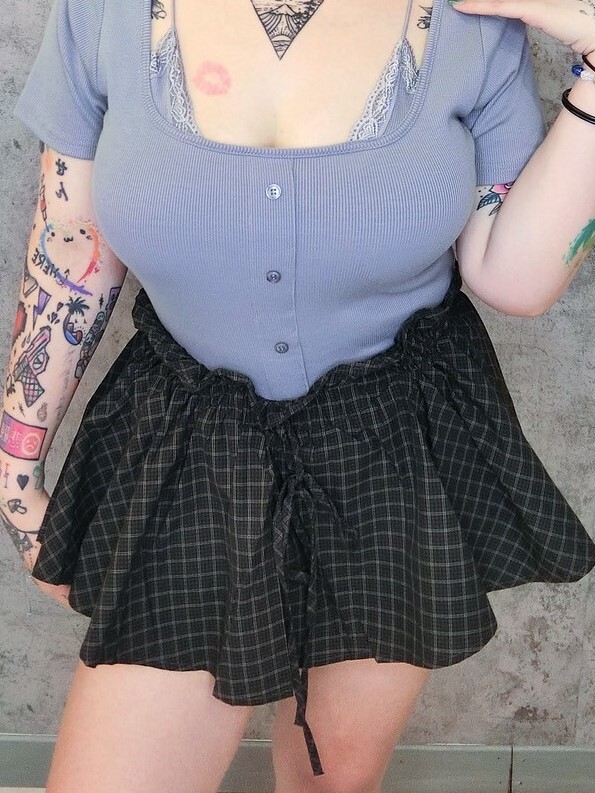 鬆緊格紋花苞小短裙*內有褲