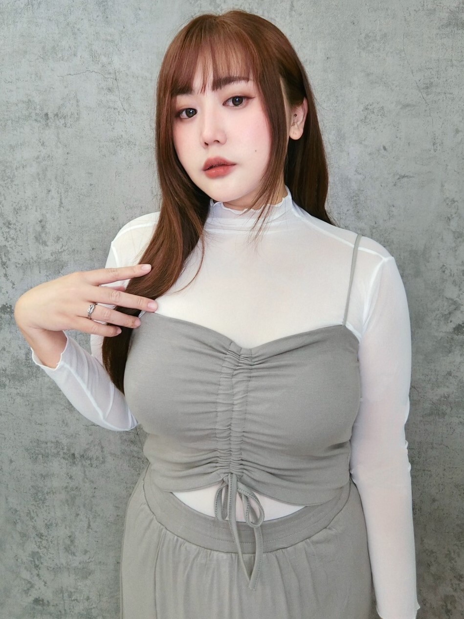 木耳邊素色透膚內搭