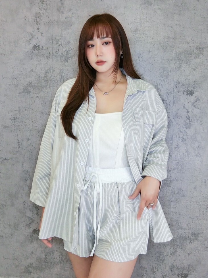 氣質直條紋襯衫+短褲套裝
