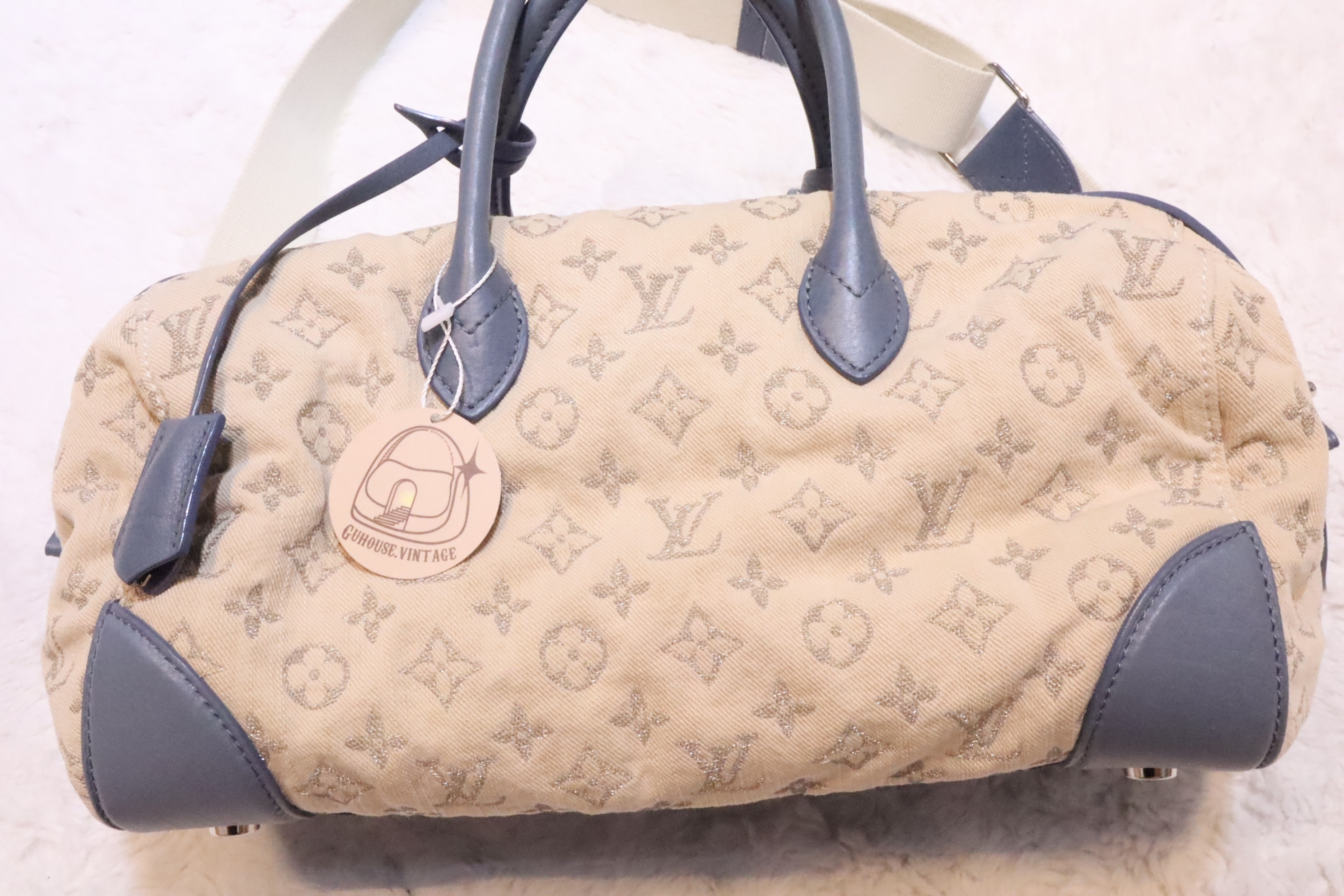 Lv 藍白色旅行袋🩵🤍