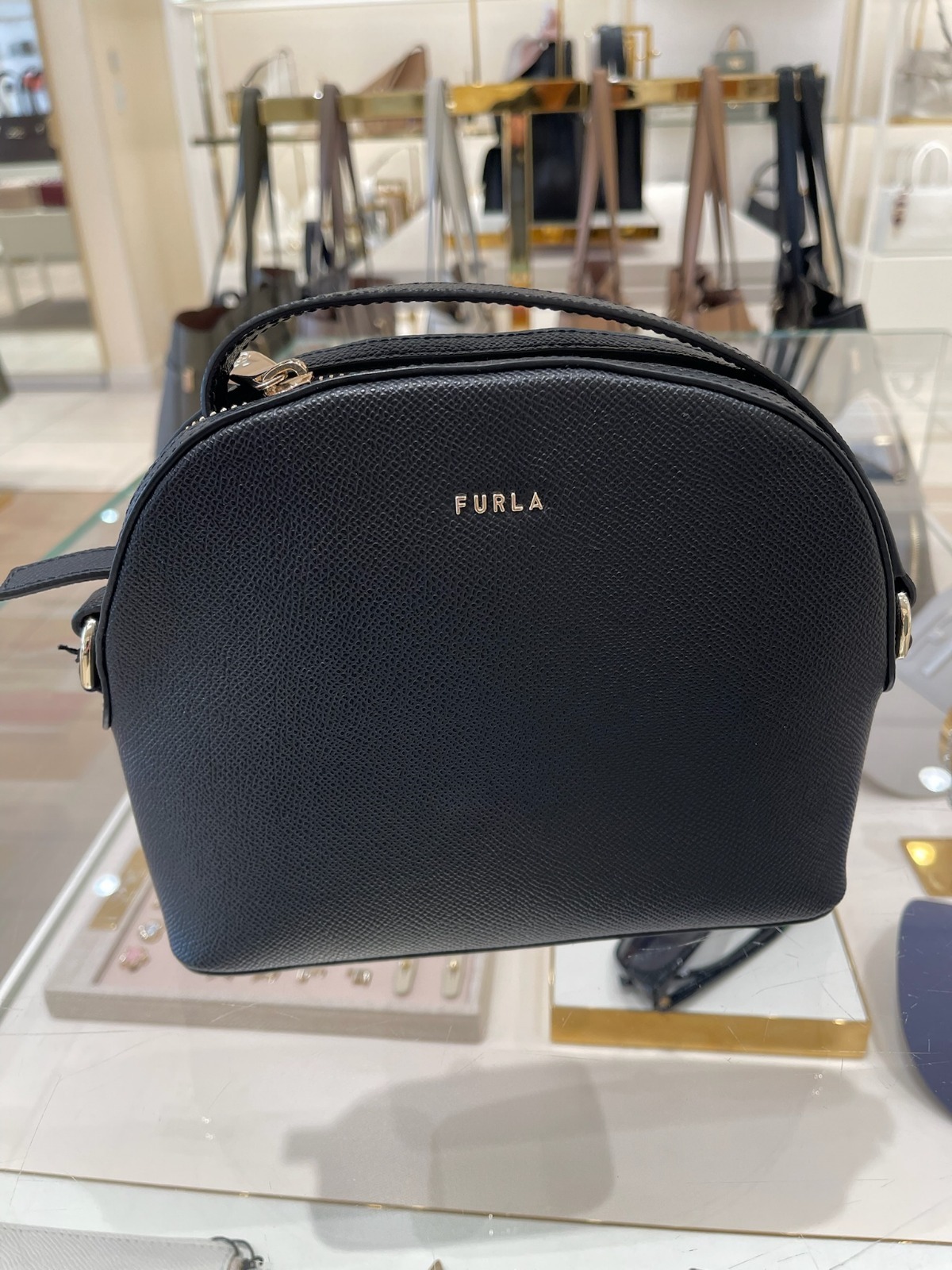 【預購】FURLA G060317 斜咩袋（黑色）