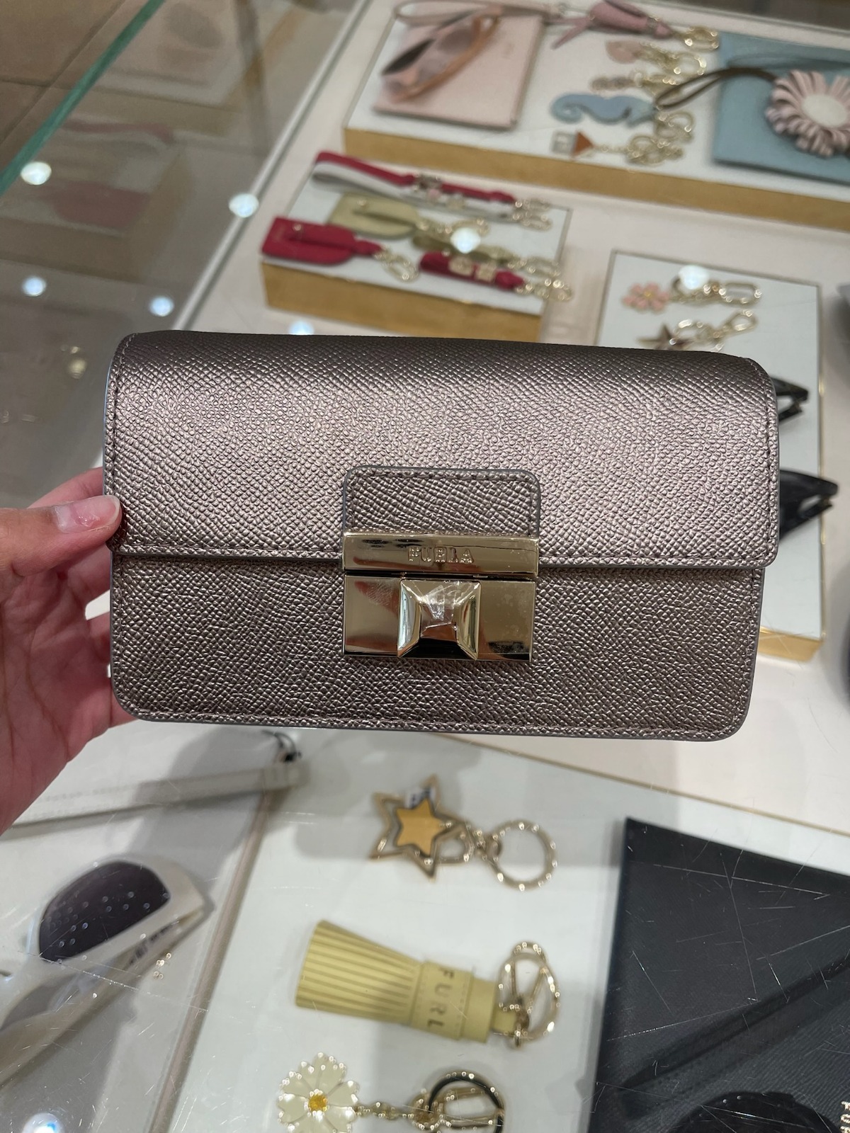 【預購】FURLA G060320 斜咩袋（香檳色）