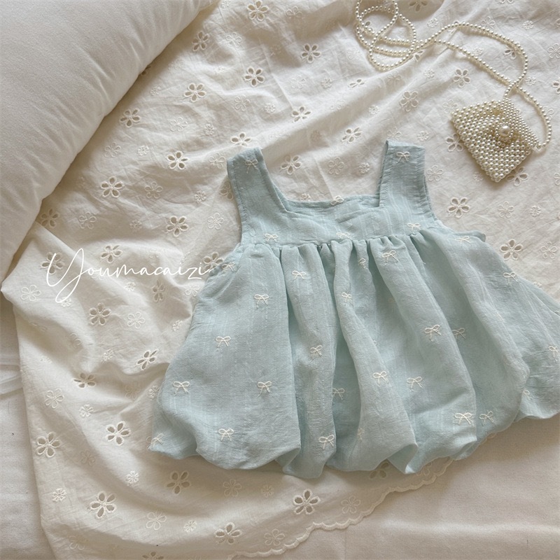 刺繡蝴蝶結花苞上衣