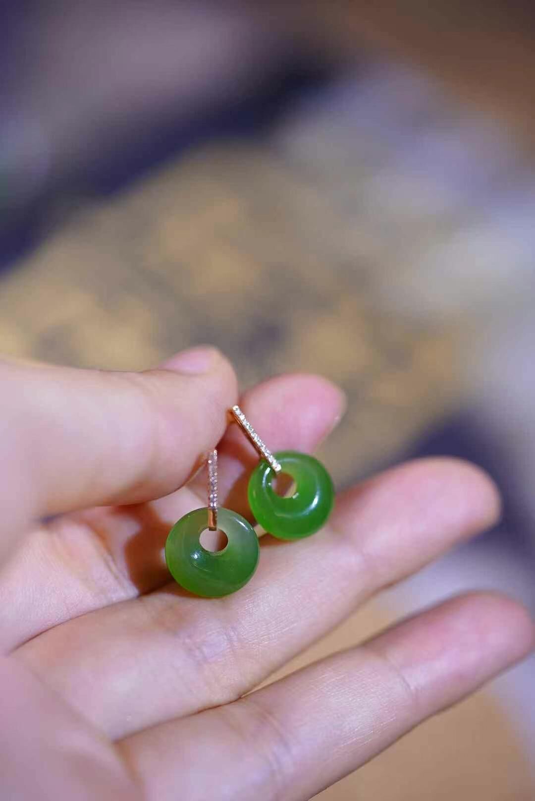 519711 和田玉碧玉公主扣耳釘 (12mm直徑)