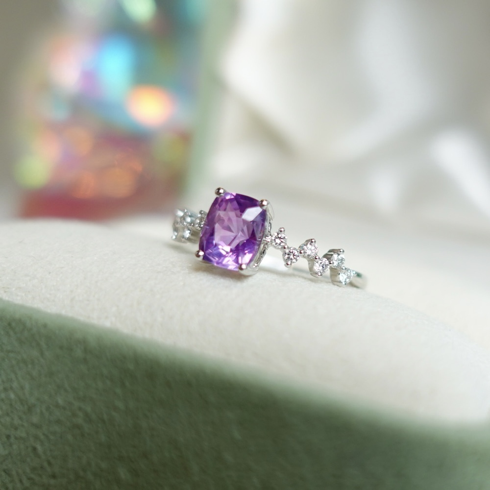 18K金天然紫色藍寶石鑽石滿天星戒指 (帶Guild證書)