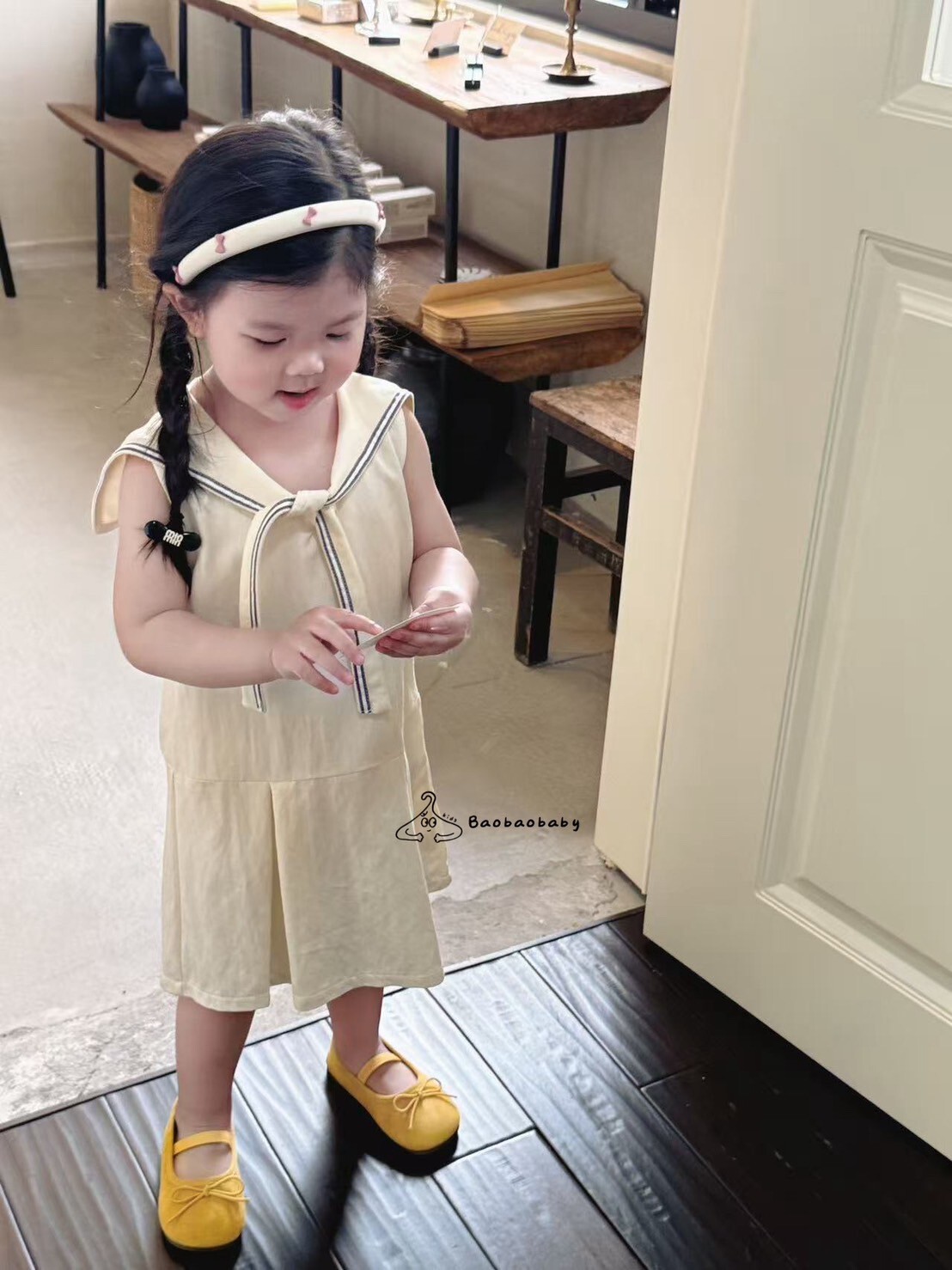 奶霜水手領洋裝