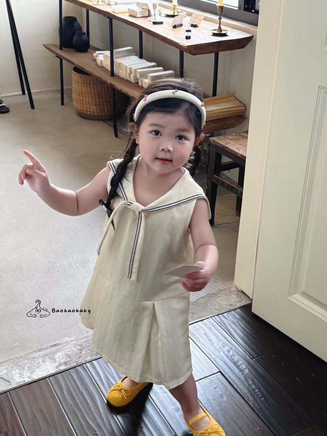 奶霜水手領洋裝