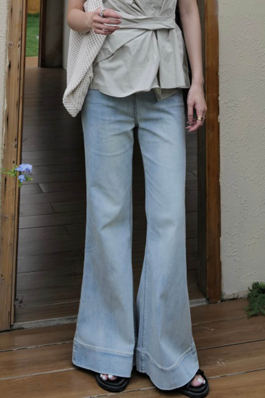寬版下縫線喇叭牛仔褲*2色