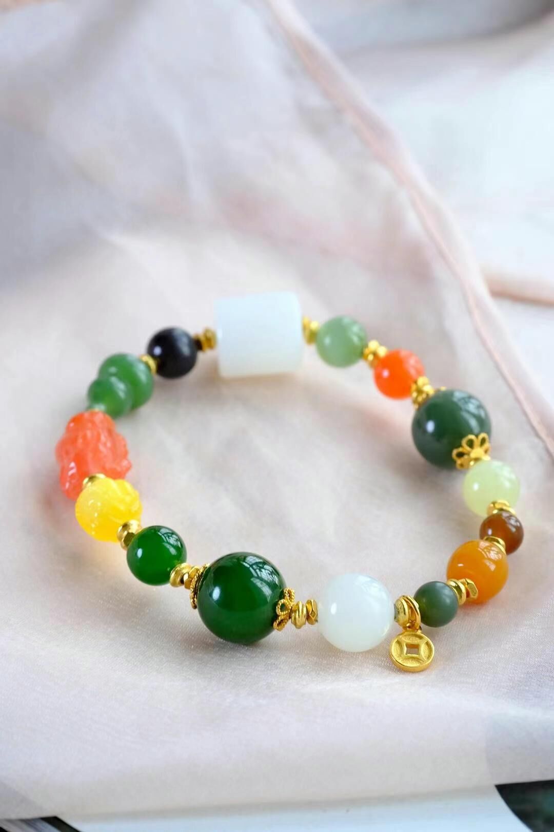 519717 和田玉多寶手串