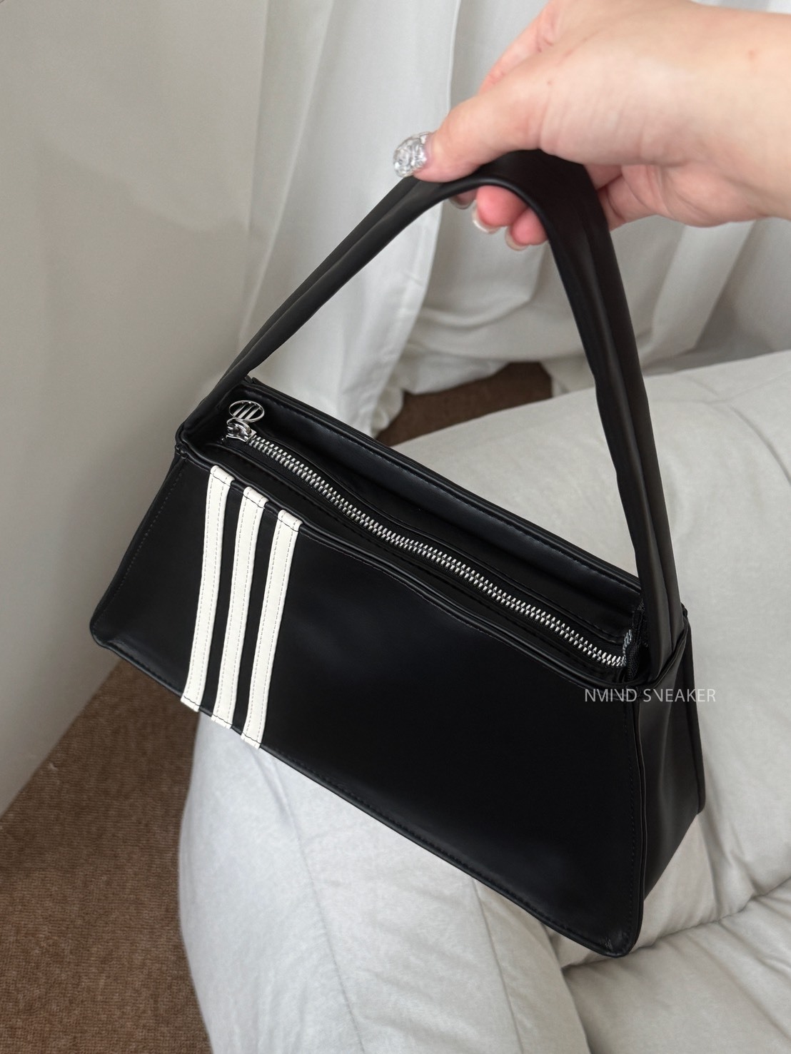 Adidas 單肩腋下包