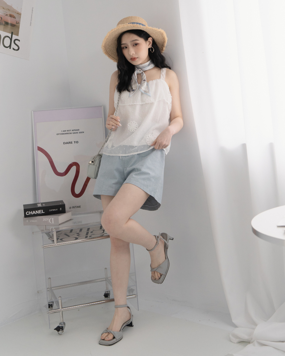 高雅浮雕花朵雙層吊帶上衣