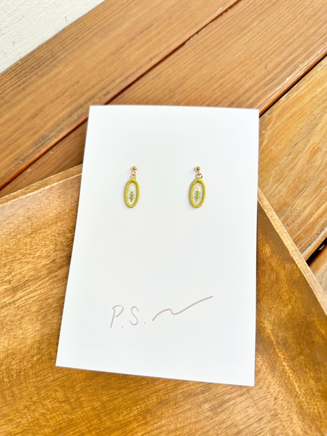 [scllage] P.S.系列 - 刺繡耳針 | 瑪格麗特菊 | S | NO.103