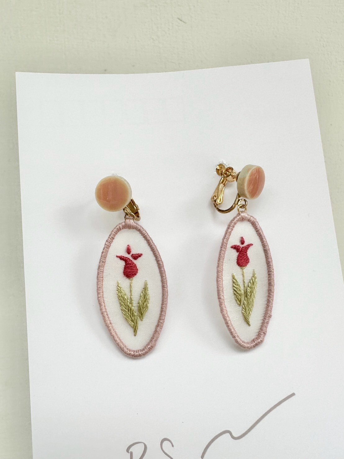 [scllage] P.S.系列 - 刺繡耳夾 | 鬱金香 | L | NO.114
