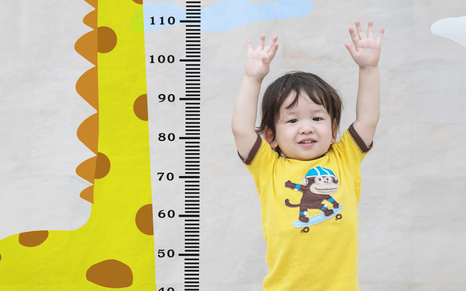 攝取鈣質幫助小孩骨骼成長