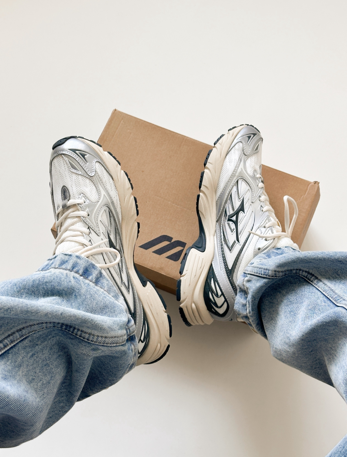 【代購】Mizuno FIYI V2 奶油煙灰