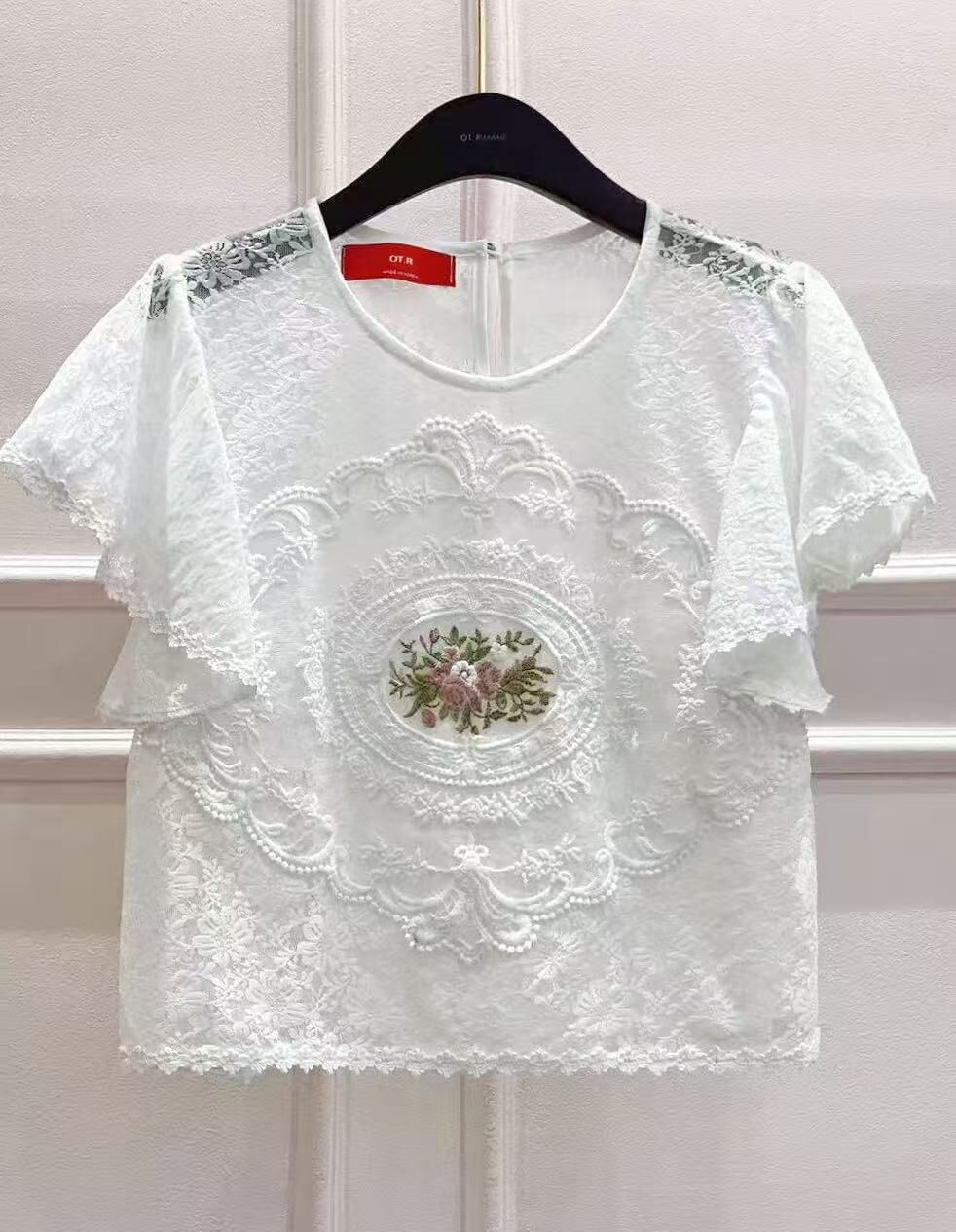 📢PM_K8051  ▶️中間繡花蕾絲上衣 👉B:cm L:cm👈