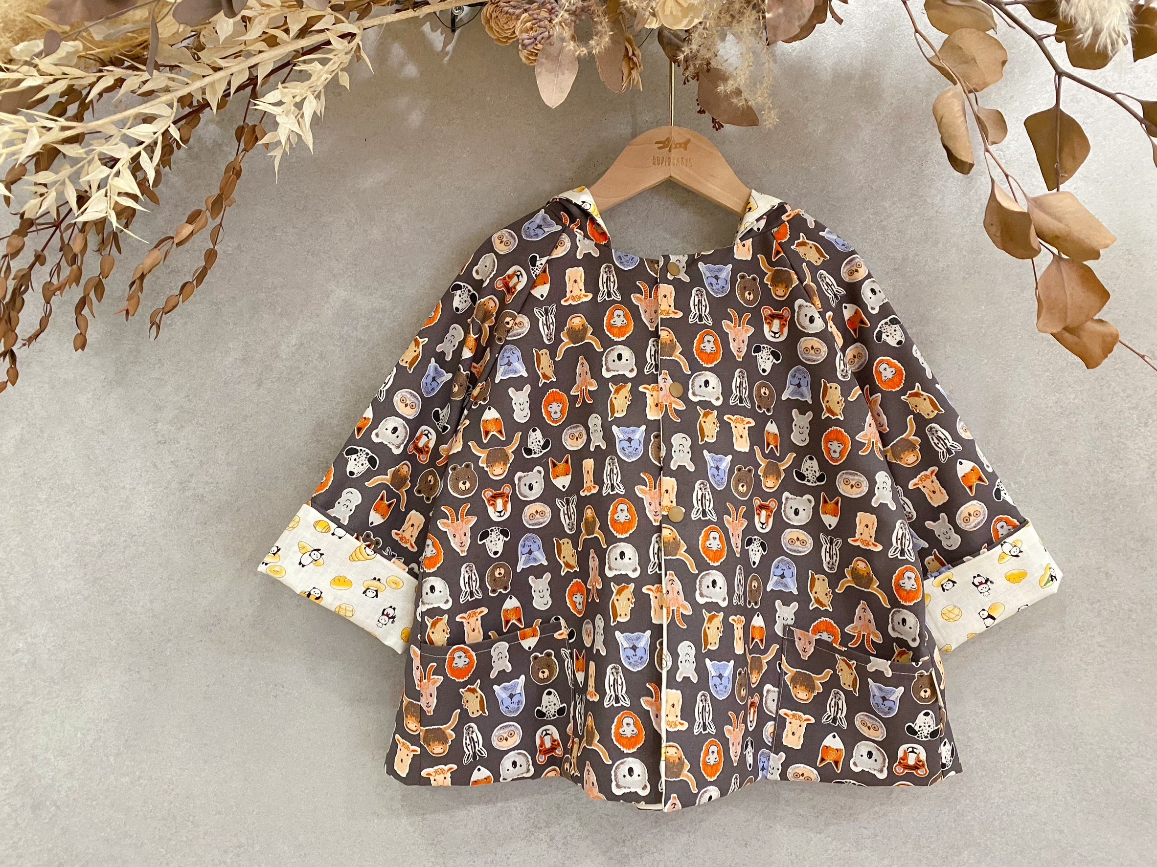 深灰動物頭像 加大寬版外套 (4-6歲)