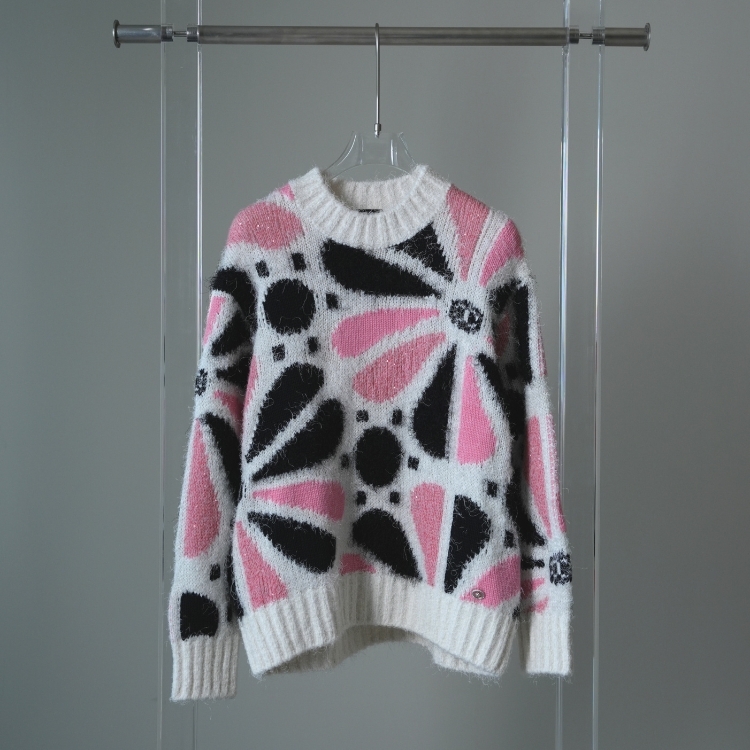 Chanel 白底毛衣面有粉紅色花 40號