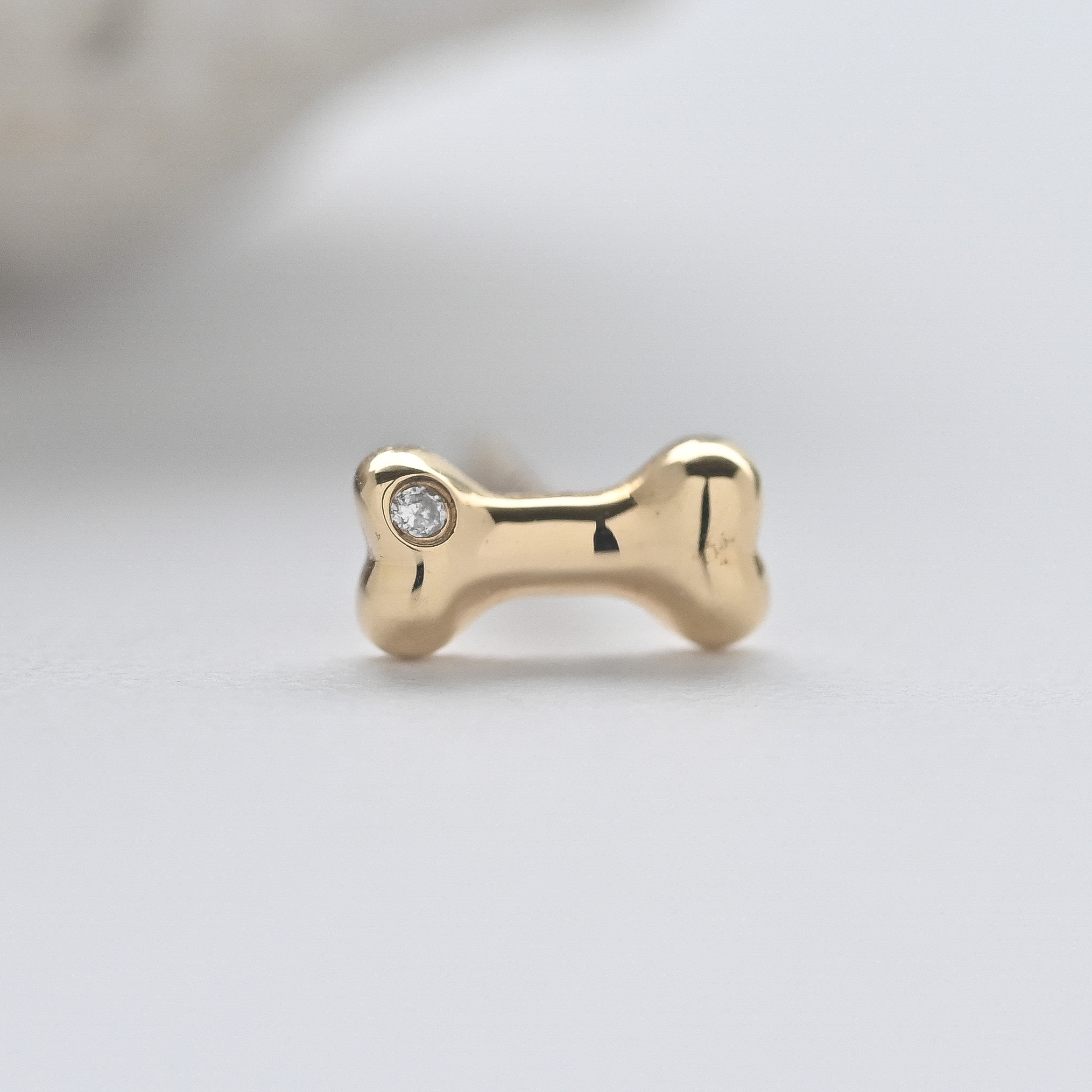 18K Doggy Bone Diamond Earring