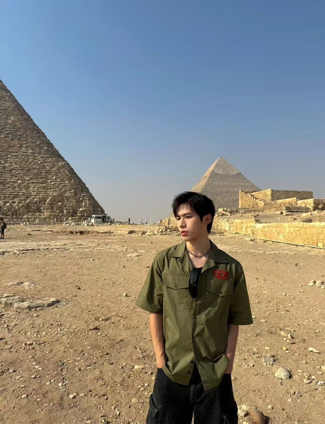 Diesel 刺繡Logo軍綠襯衫 短袖