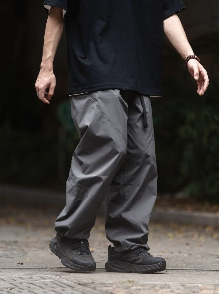 #預購 BTB 25SS 休閒 寬鬆 機能 微彎刀 立體剪裁 直筒抽繩長褲 三色