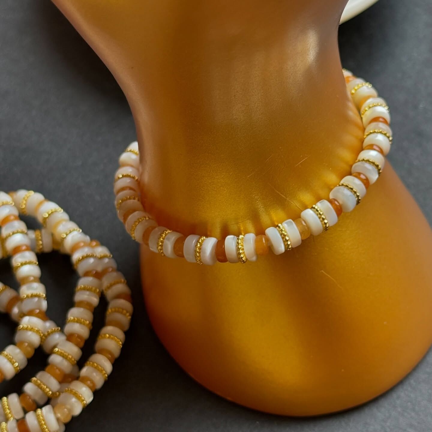 [原石] 黃玉+白母貝 算盤珠手串