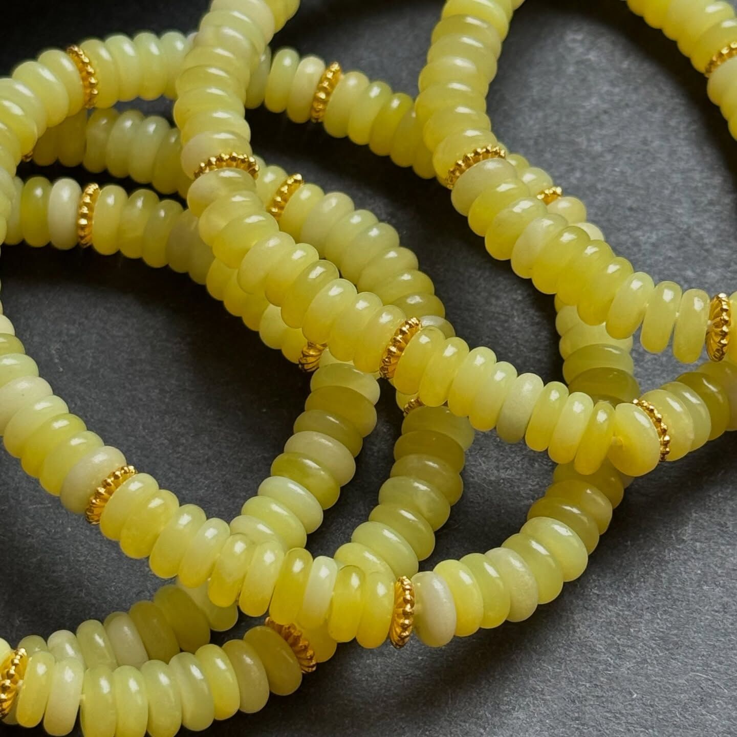 [原石] 岫玉 算盤珠手串