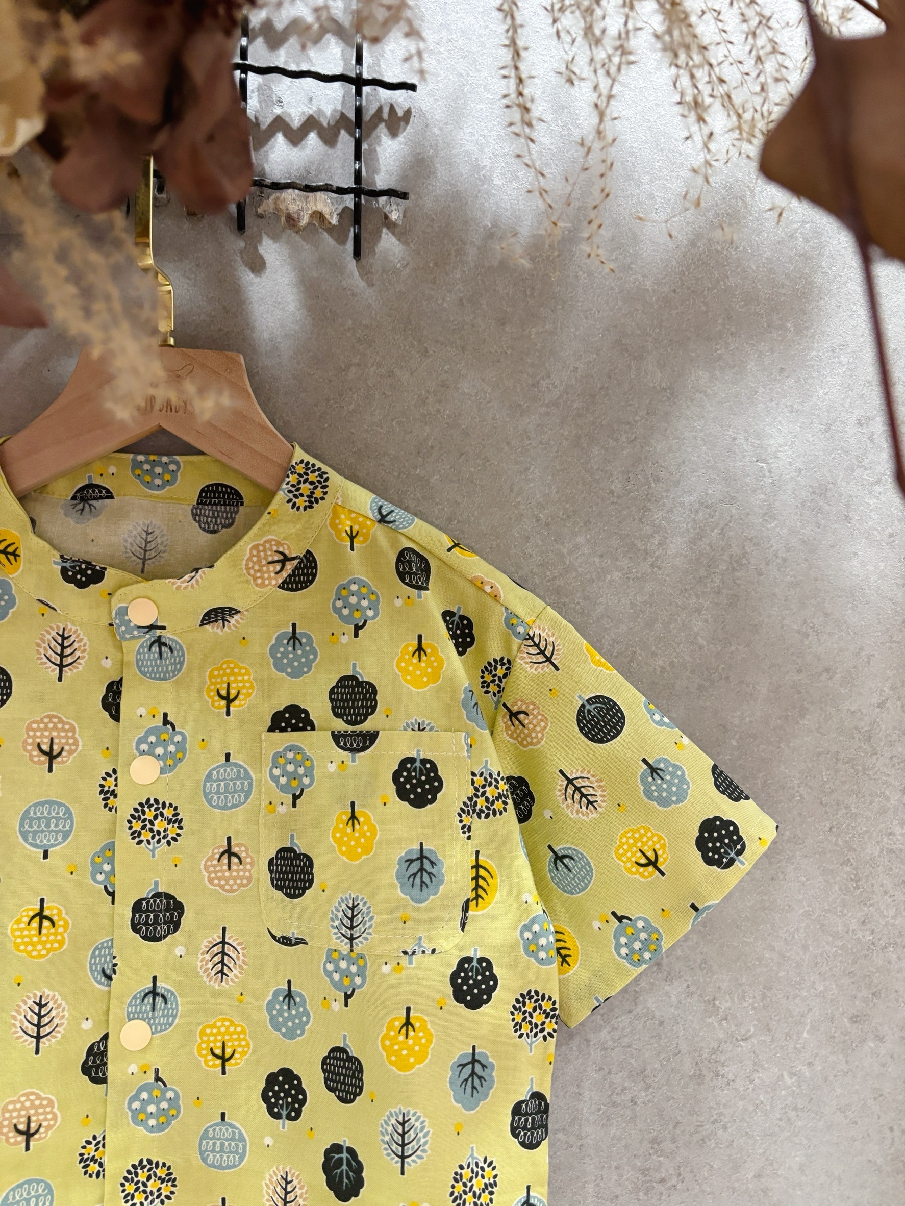 綠樹林 小孩圓領短袖襯衫 (100)