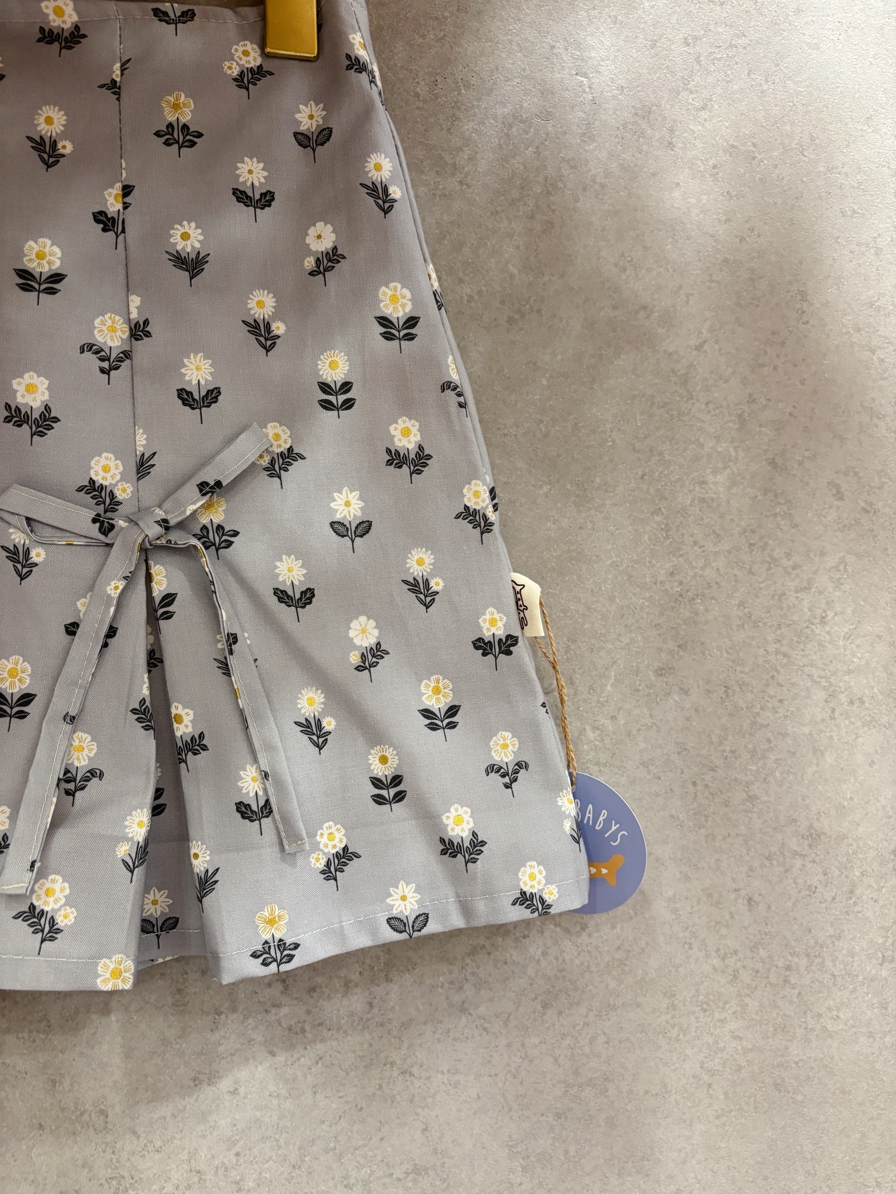 灰燙金小花 媽咪蝴蝶結連褲短裙 (M)