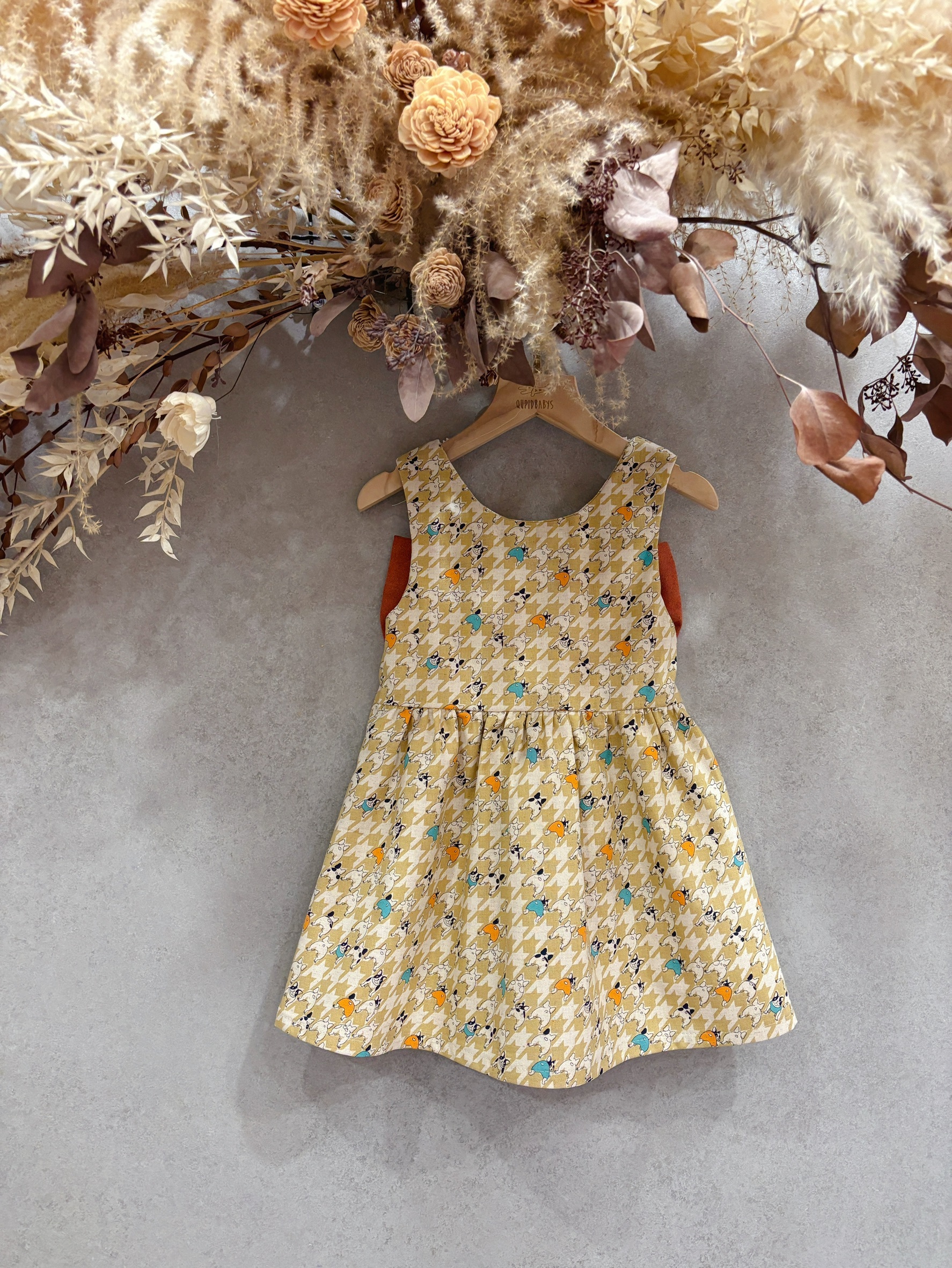 黃法鬥 背蝴蝶結洋裝 (100)