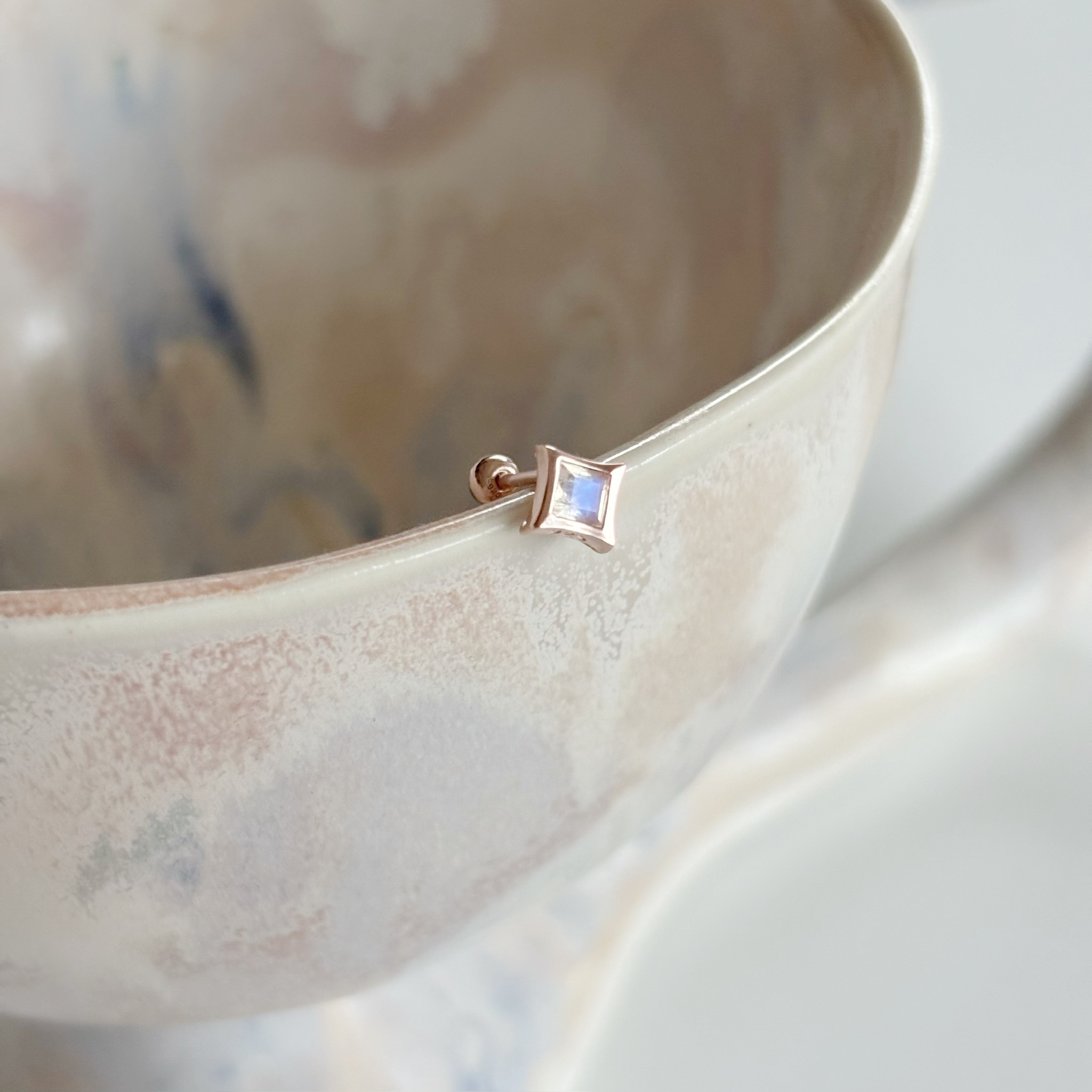 簡約bling月光石轉珠耳環