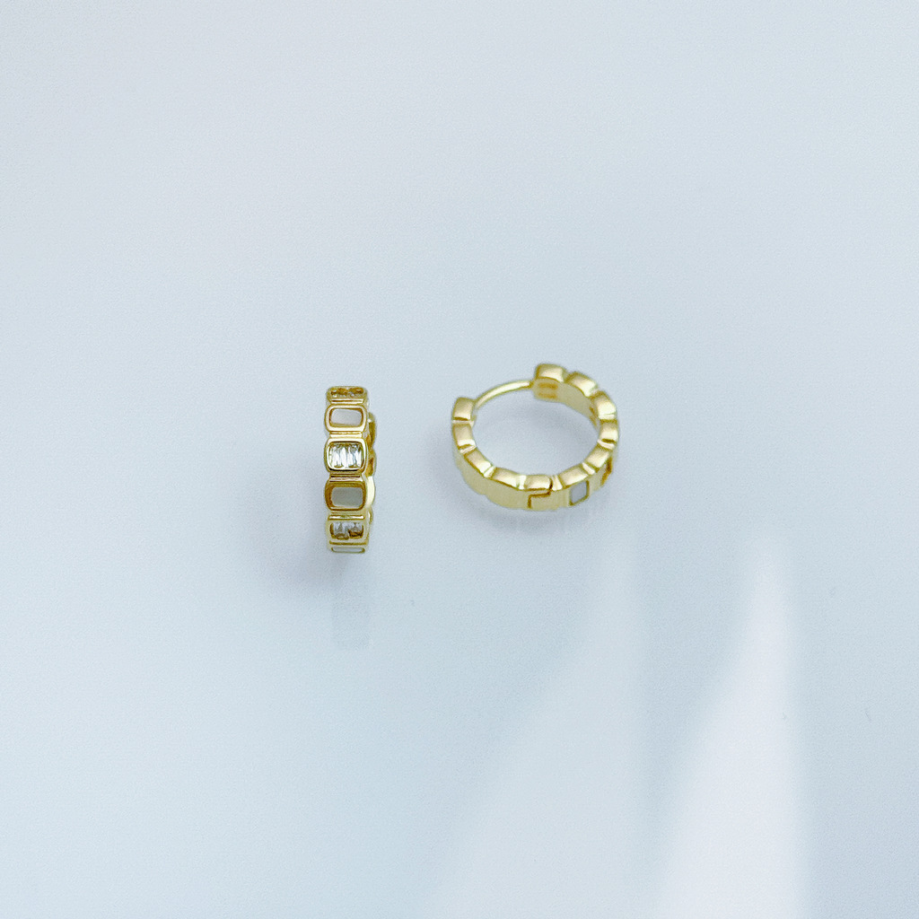 金色幾何長鑽耳環