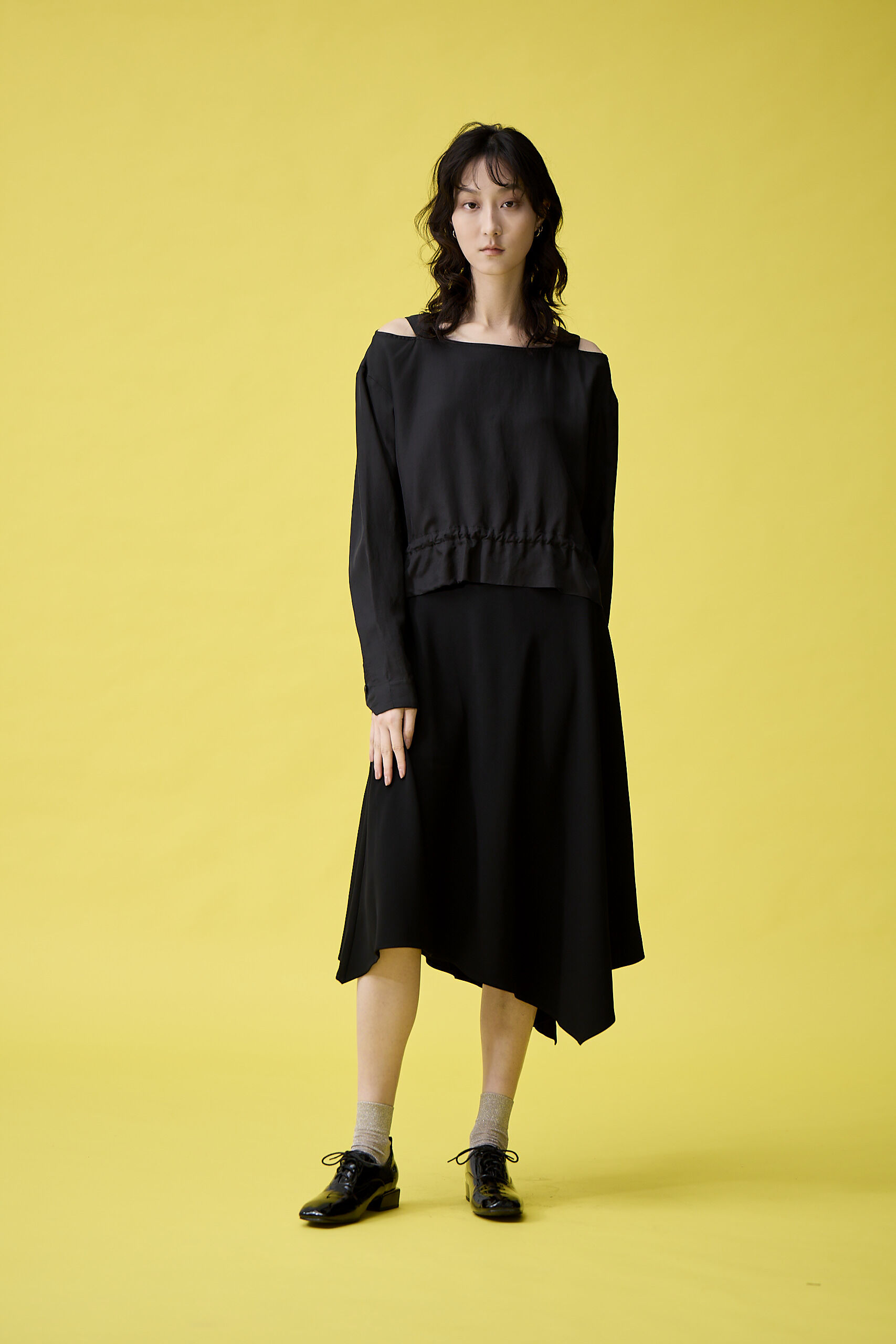 肩帶抽繩短上衣