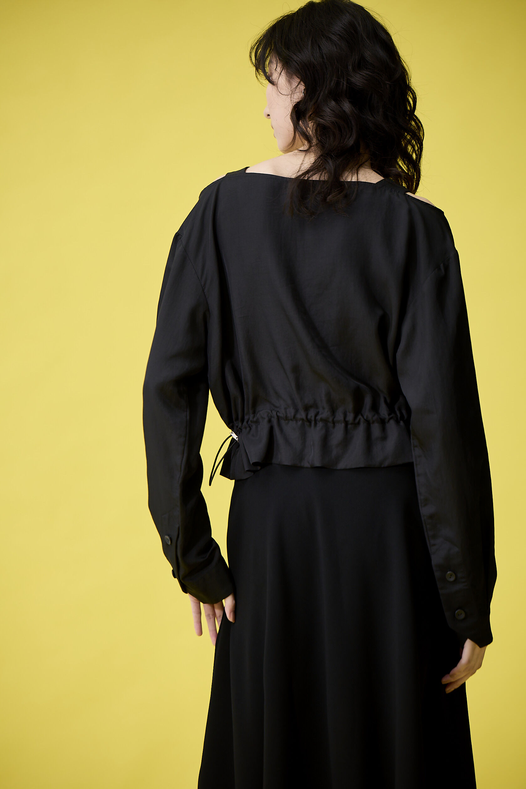 肩帶抽繩短上衣