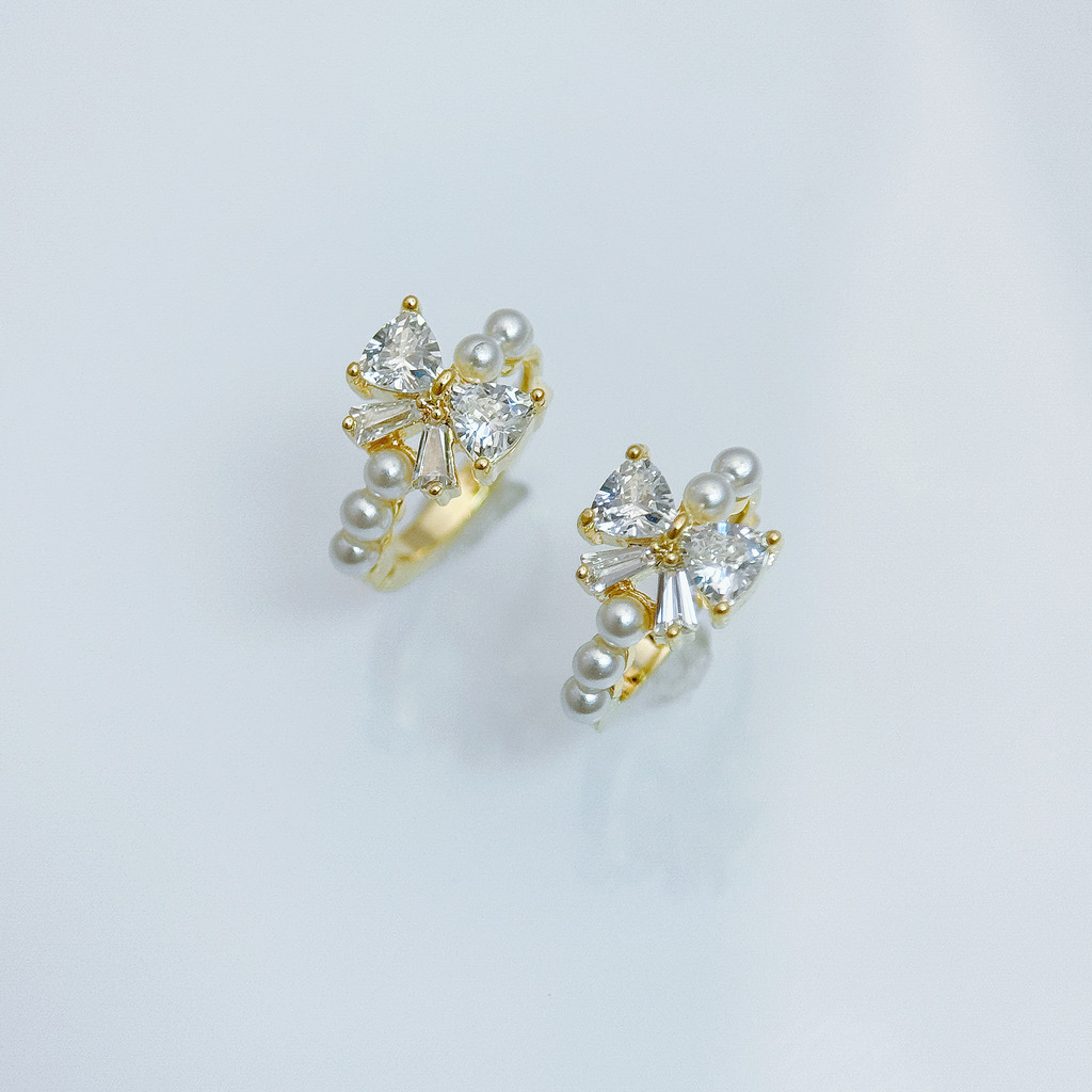 蝴蝶結珍珠排飾耳環