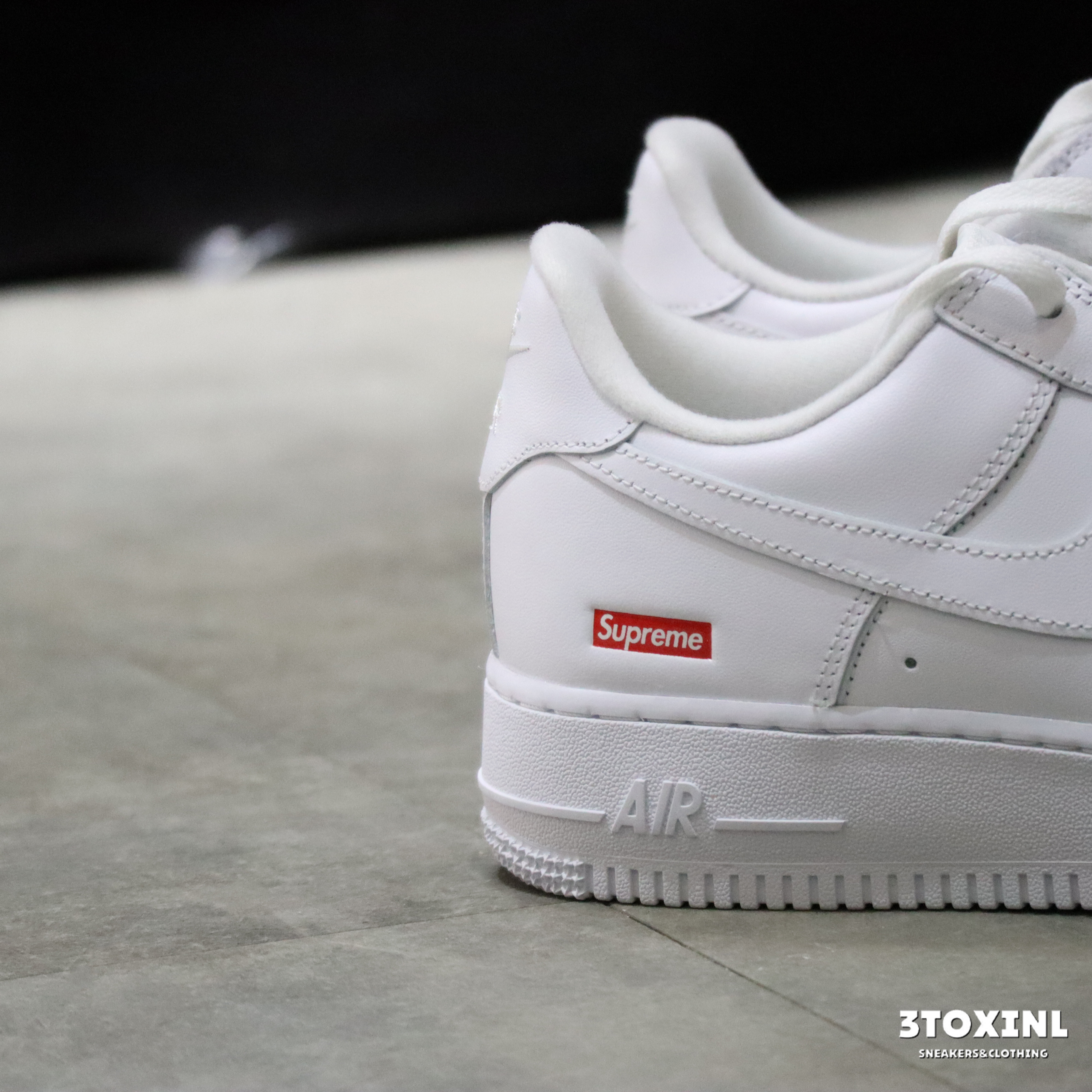 (預訂) SUPREME x Nike Air Force 1 Low - White