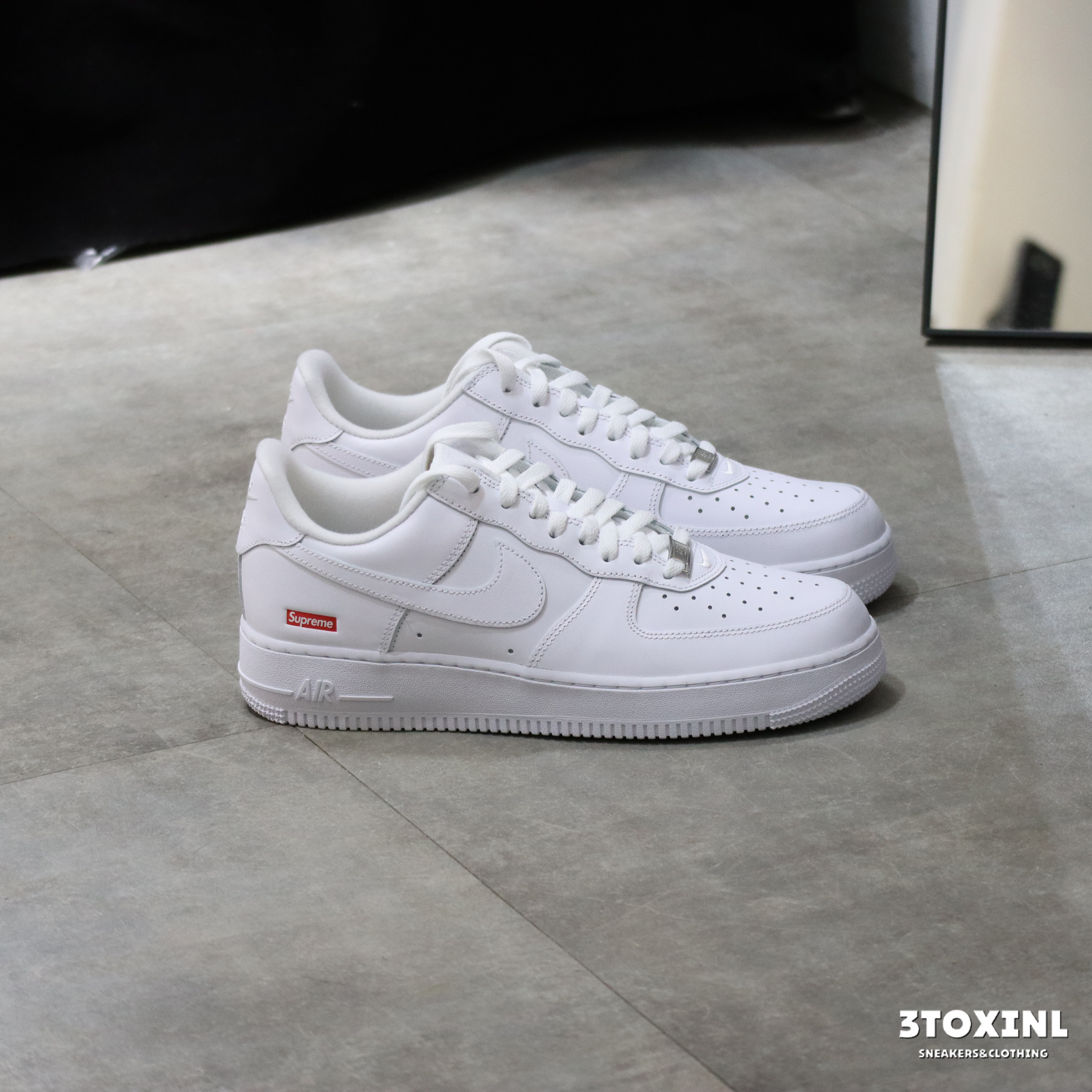 (預訂) SUPREME x Nike Air Force 1 Low - White