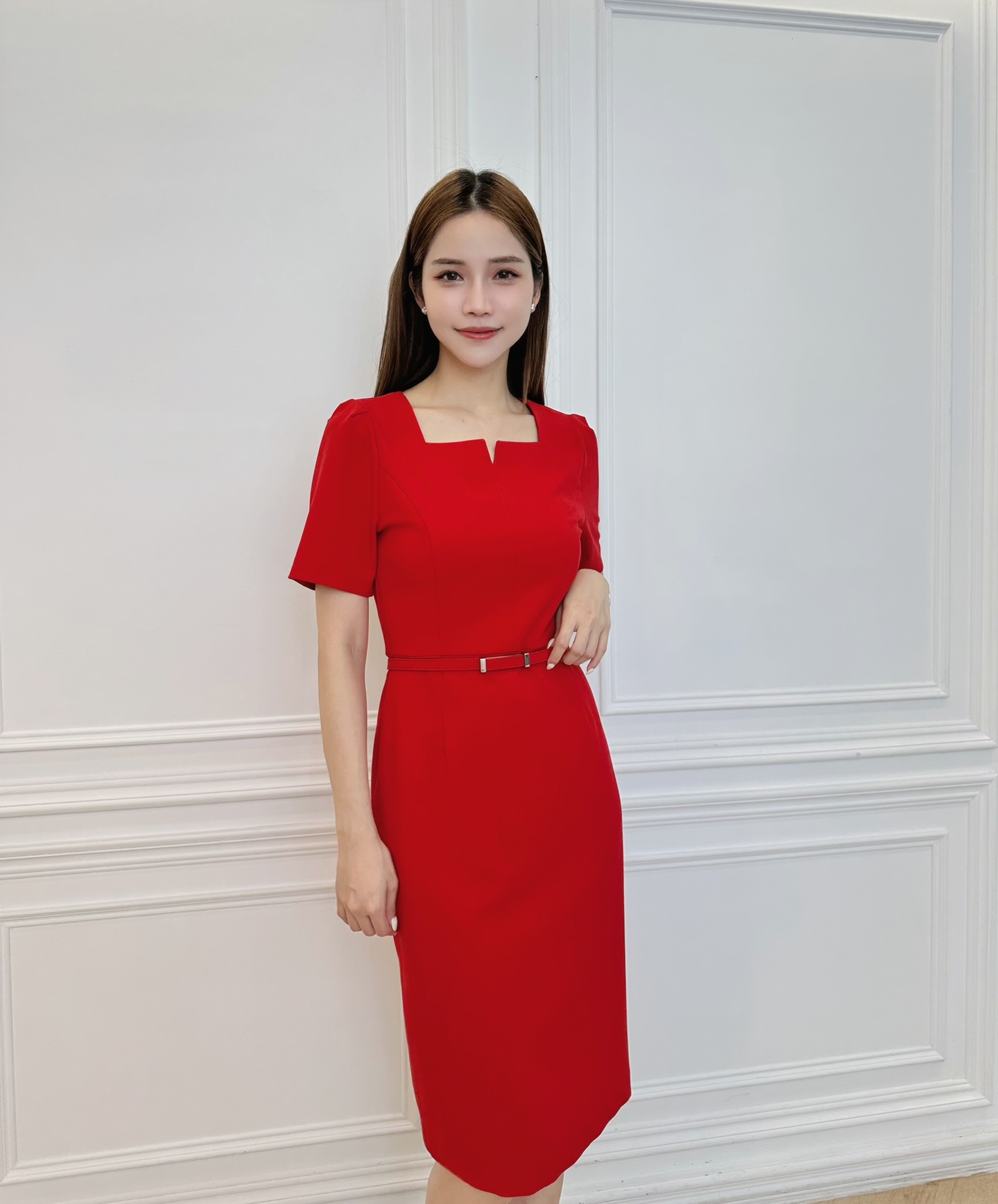 V方領腰帶洋裝