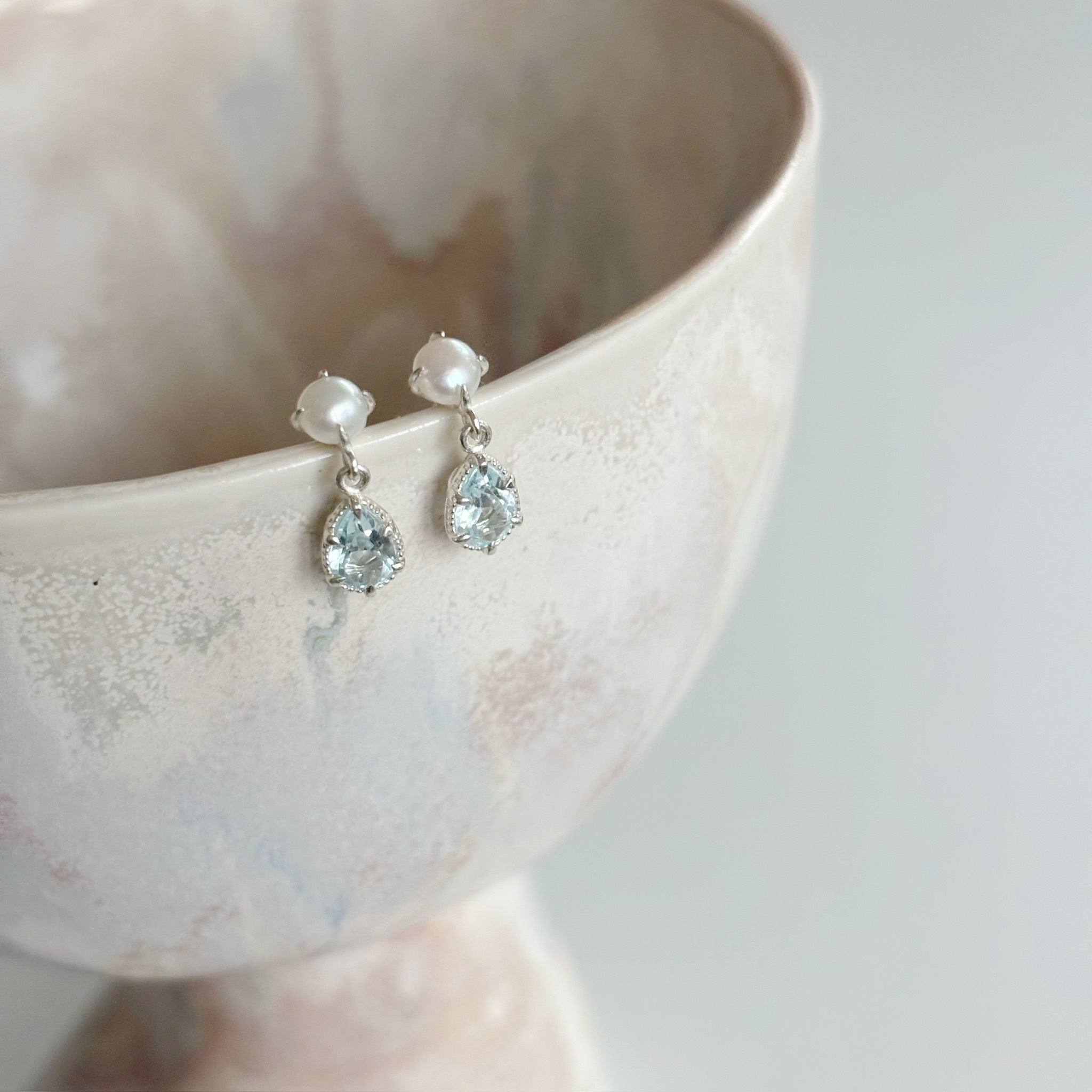 Pearl tear托帕石耳環