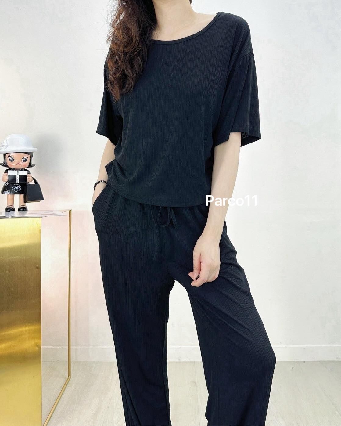 【慵懶百搭的冰絲涼感壓摺套裝】（現貨）